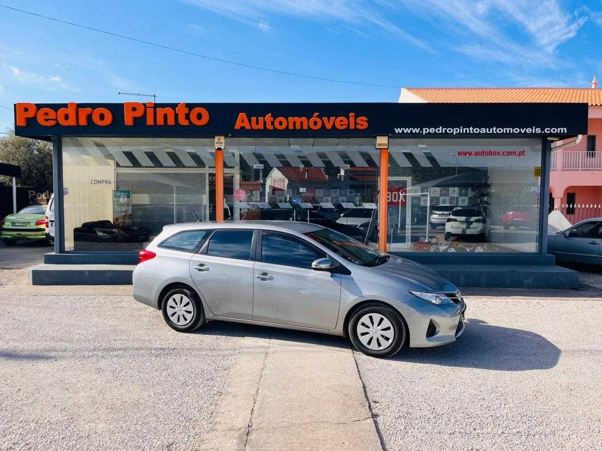 toyota-auris-touring-sports-2015-diesel-1364cc