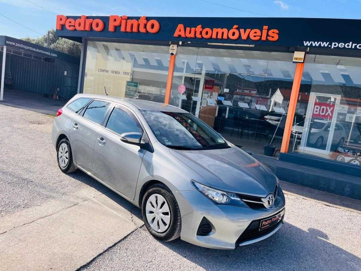 toyota-auris-touring-sports-2015-diesel-1364cc