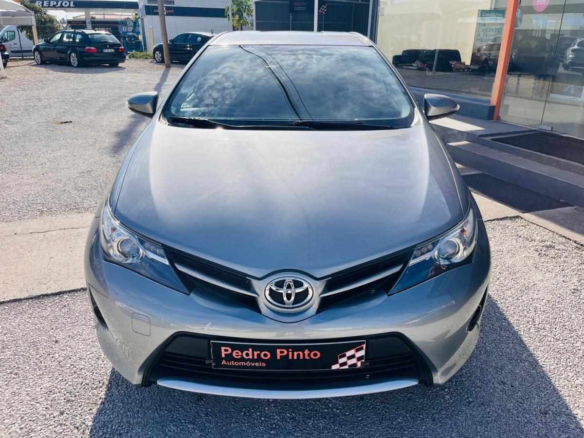 toyota-auris-touring-sports-2015-diesel-1364cc
