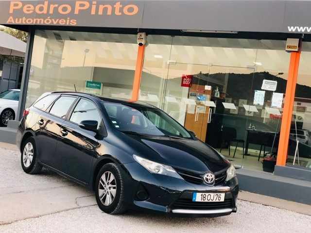 toyota-auris-touring-sports-2014-diesel-1400cc
