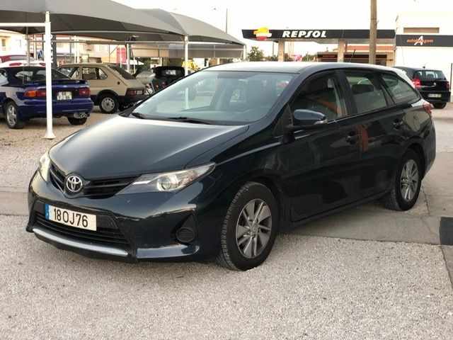 toyota-auris-touring-sports-2014-diesel-1400cc