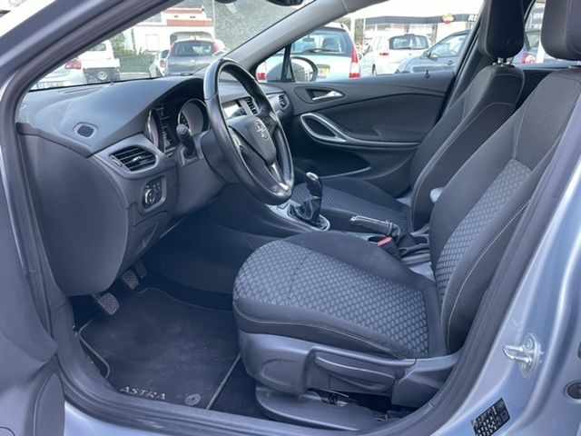 opel-astra-sport-tourer-2017-diesel-1600cc