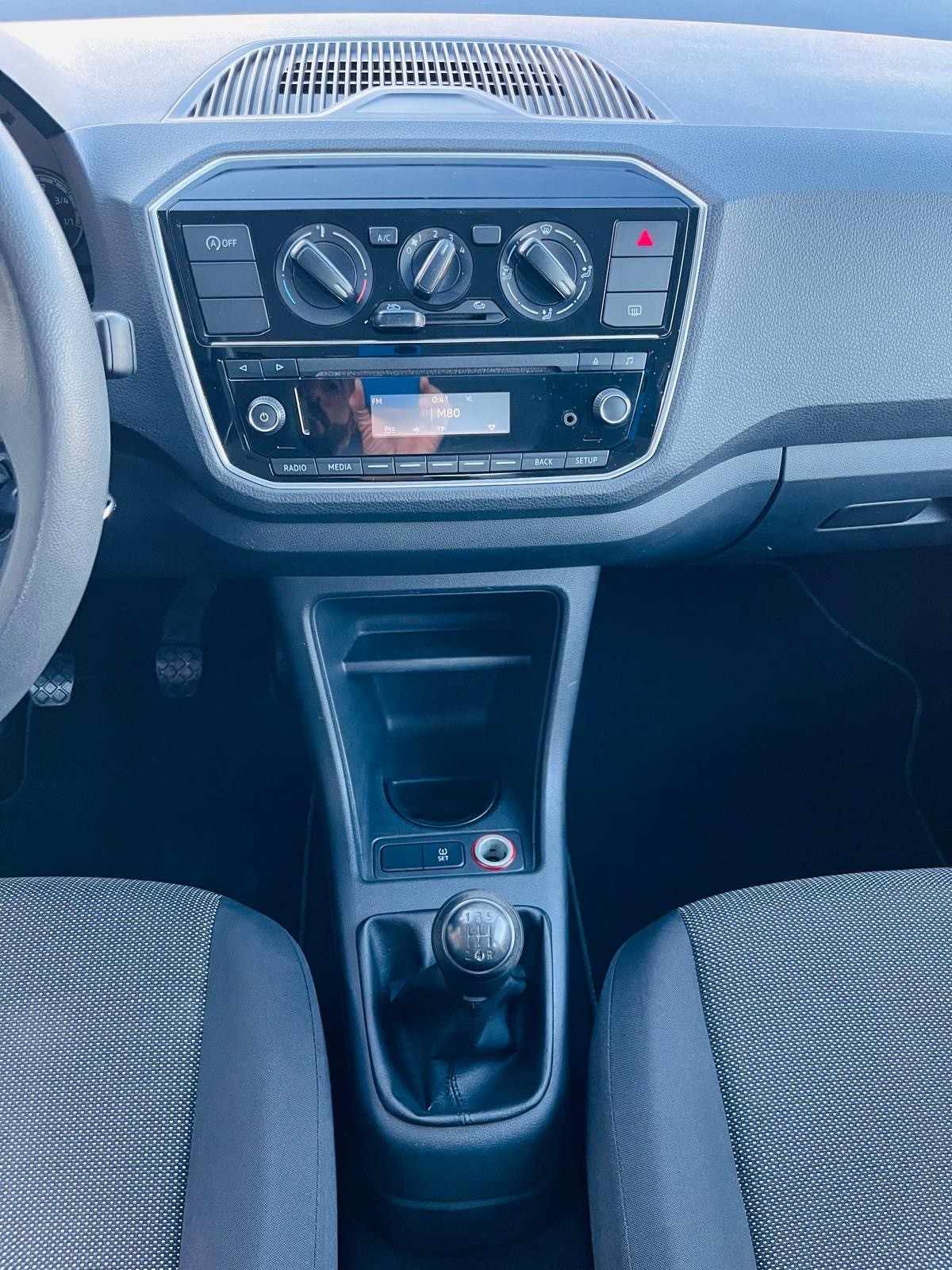 volkswagen-up-2017-gasolina-1000cc