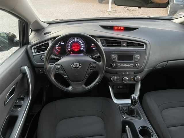 kia-ceed-sw-2016-diesel-1400cc