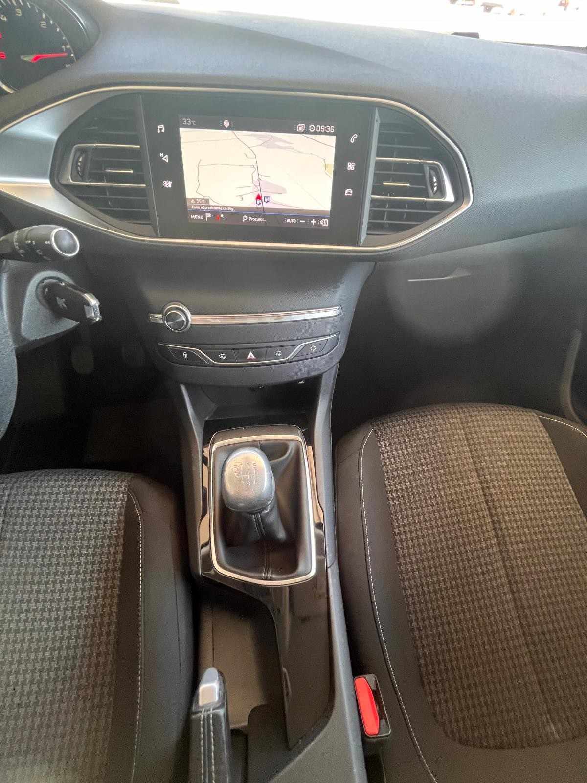 peugeot-308-sw-2018-diesel-1560cc