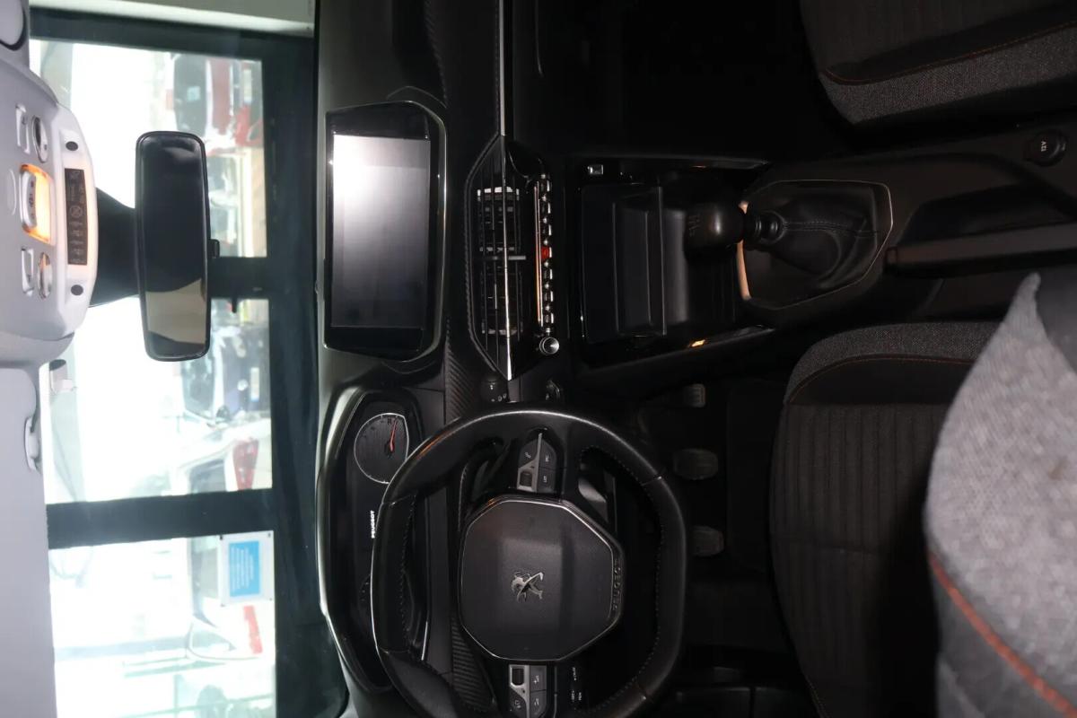 peugeot-208-2021-gasolina-1199cc