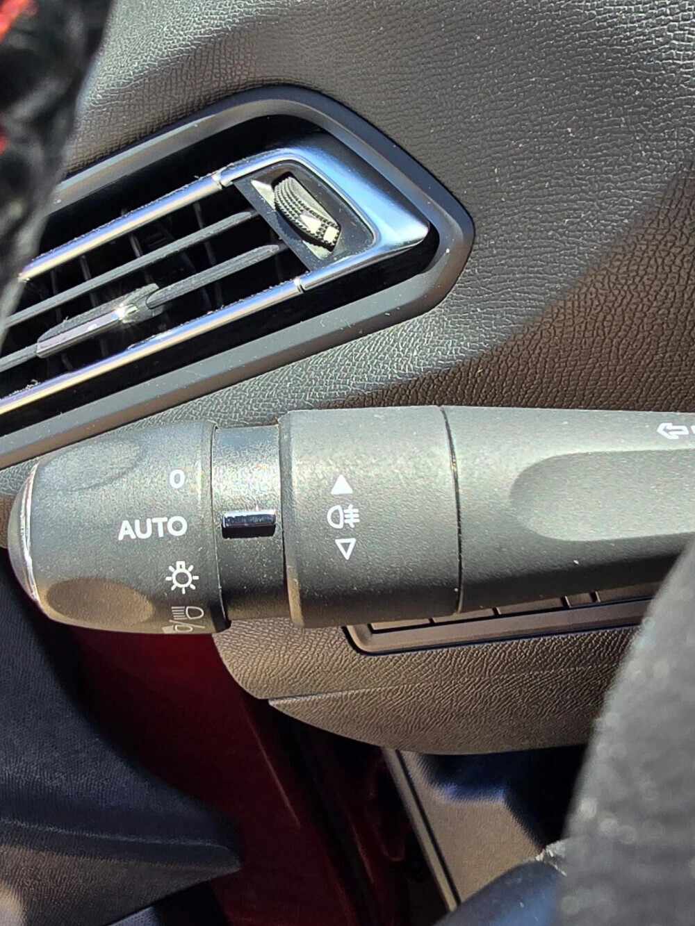 peugeot-308-2015-gasolina-1600cc