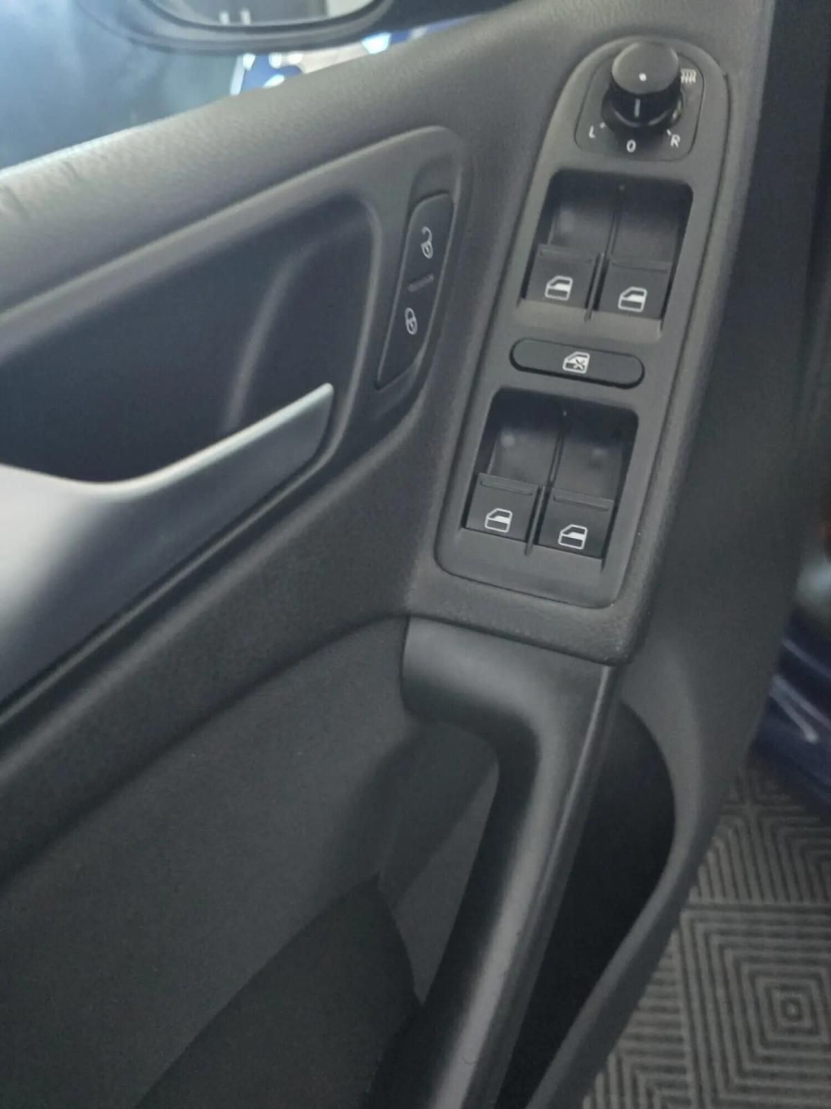 volkswagen-golf-2012-diesel-1598cc