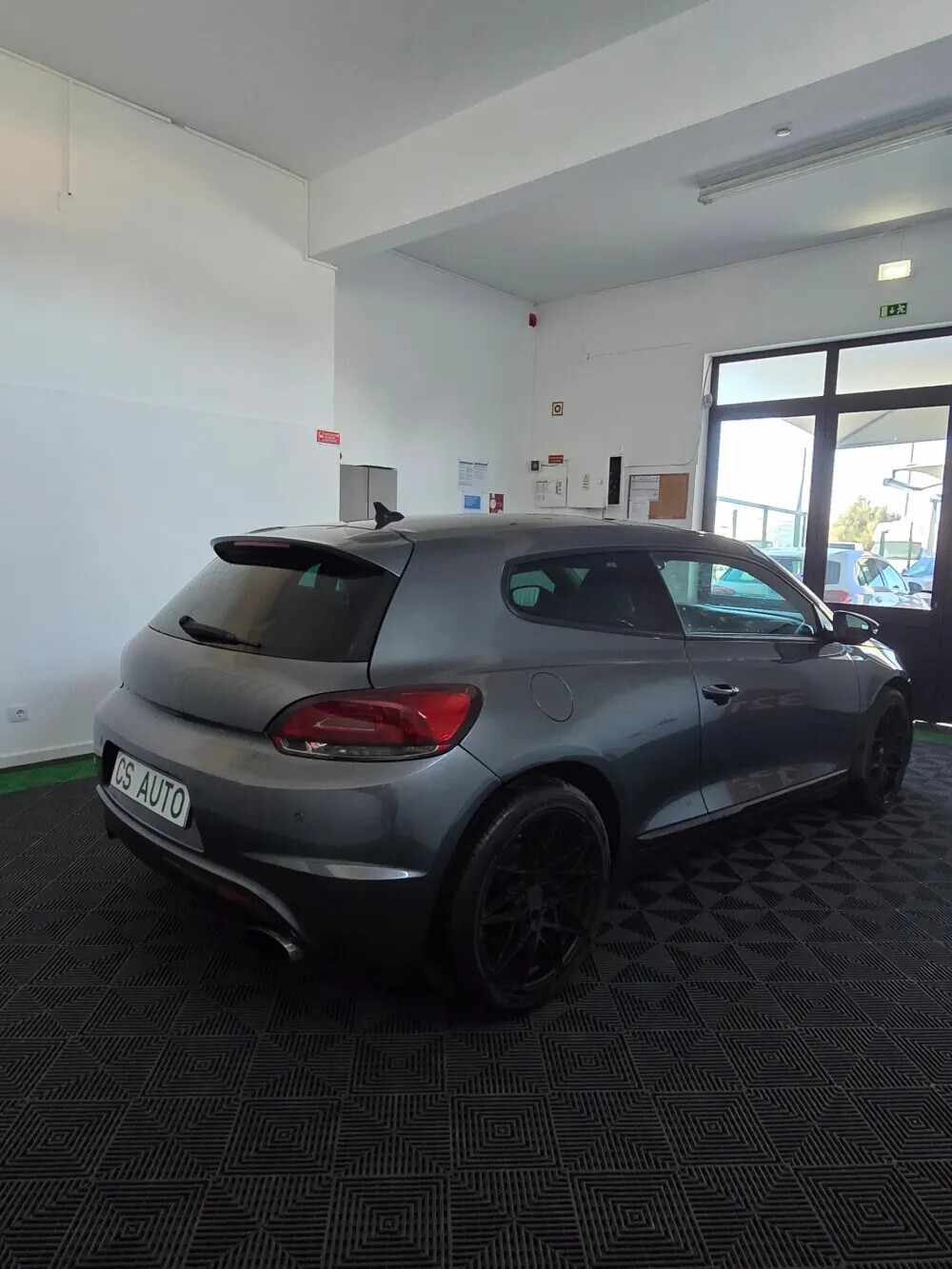 volkswagen-scirocco-2012-diesel-1968cc