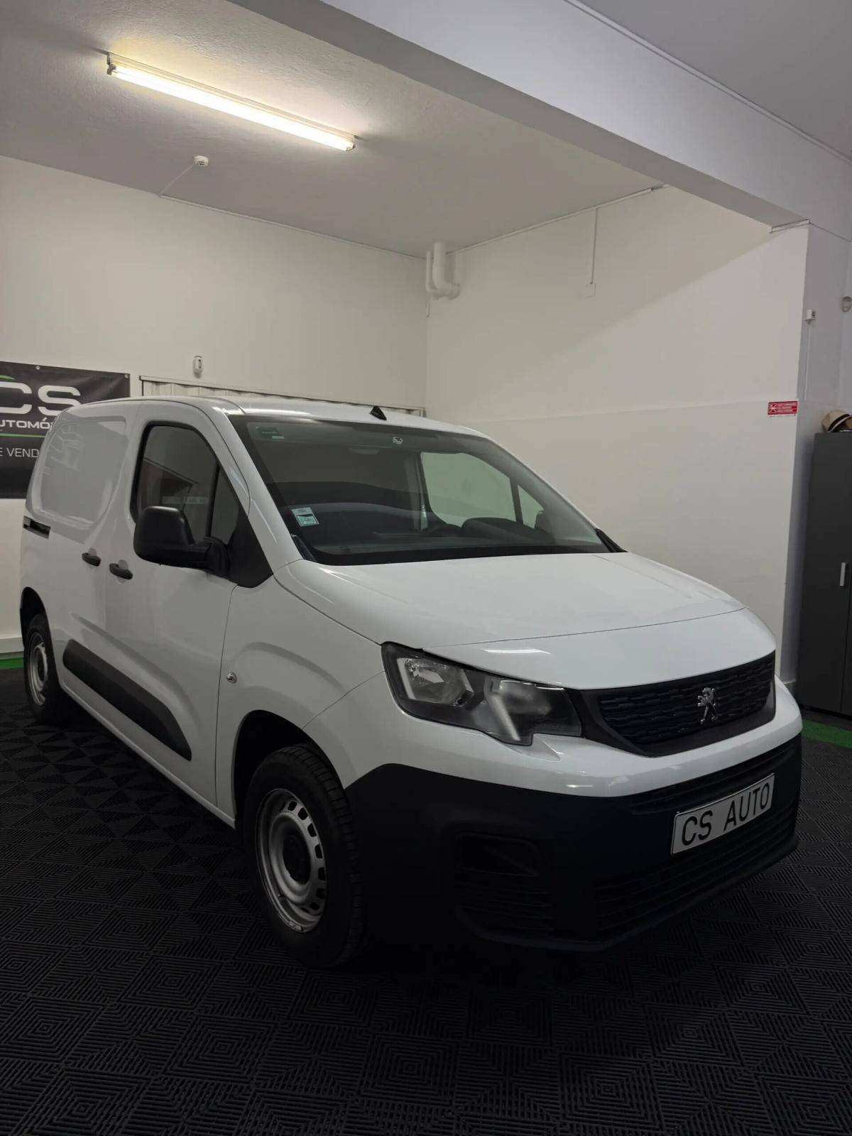 peugeot-partner-2021-diesel-1500cc