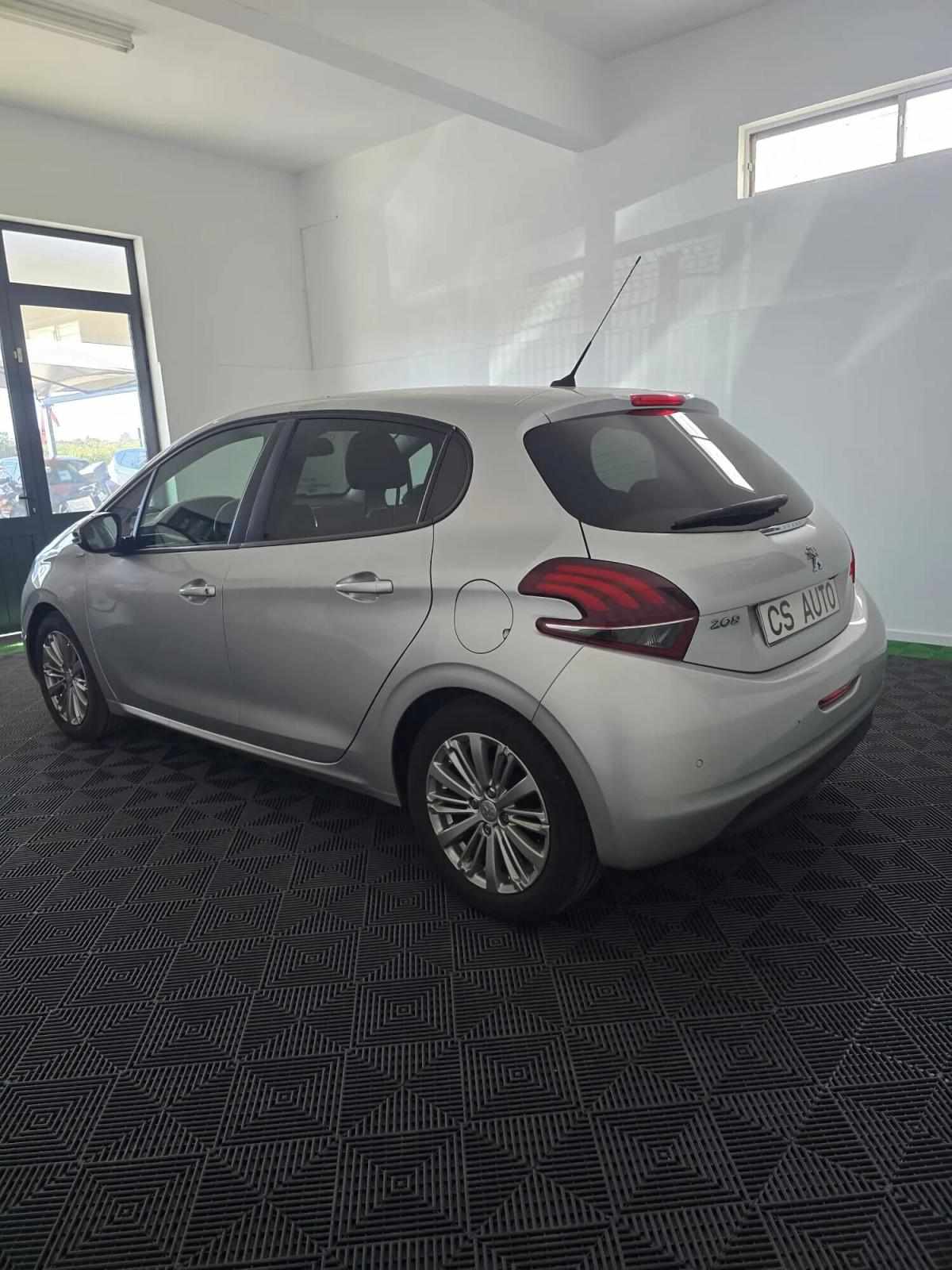 peugeot-208-2018-gasolina-1199cc