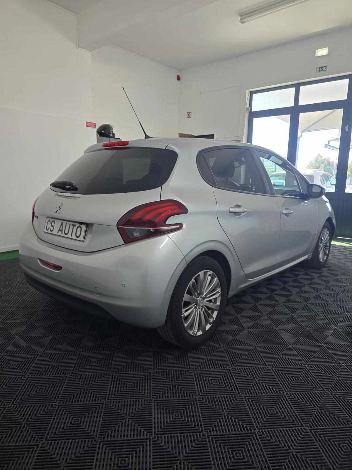 peugeot-208-2018-gasolina-1199cc