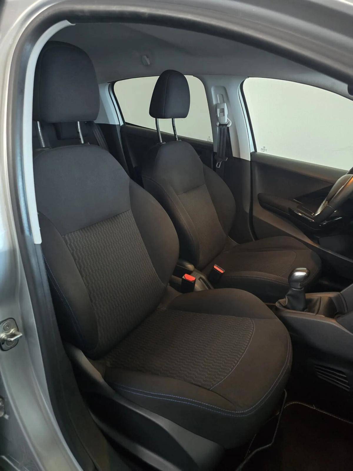 peugeot-208-2018-gasolina-1199cc