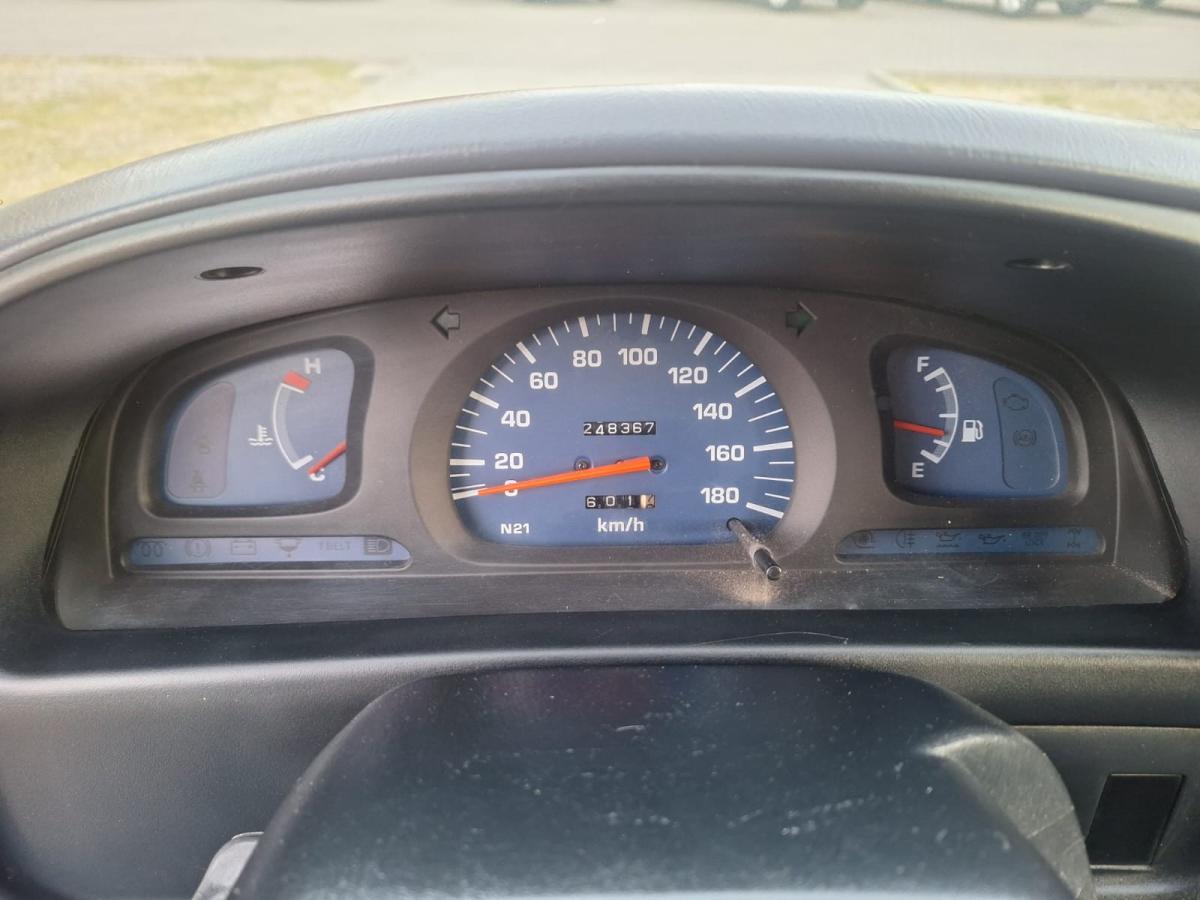 toyota-hilux-1999-diesel-2446cc