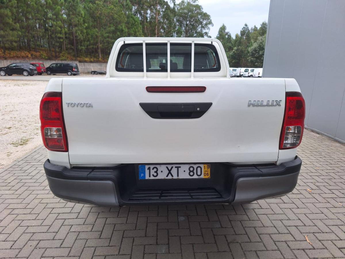 toyota-hilux-2019-diesel-2393cc