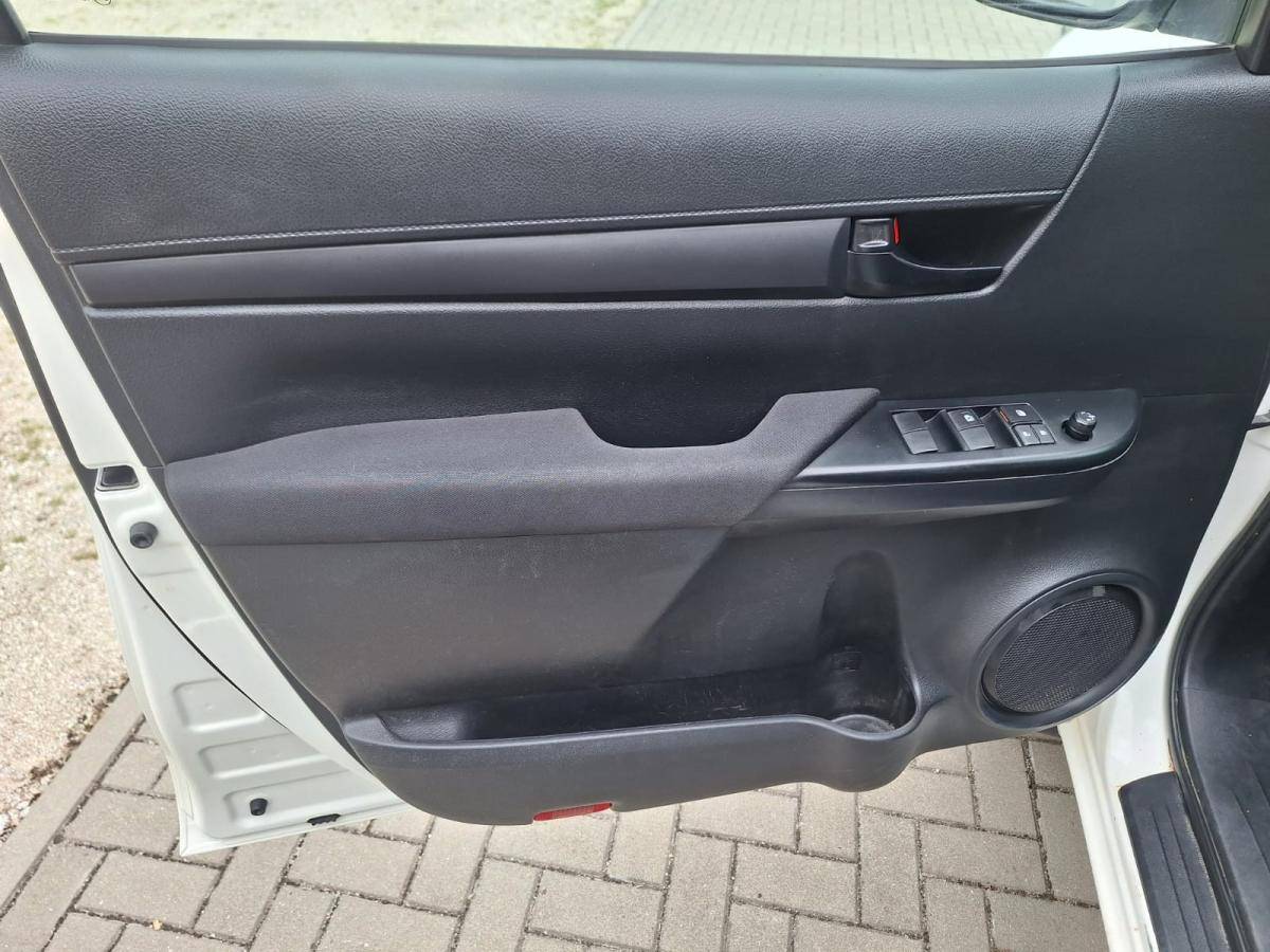 toyota-hilux-2019-diesel-2393cc