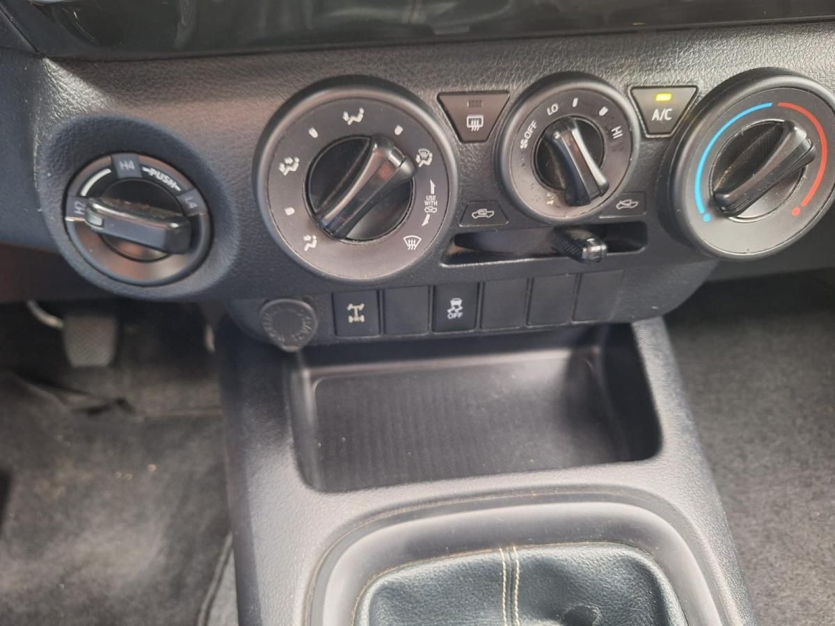 toyota-hilux-2019-diesel-2393cc