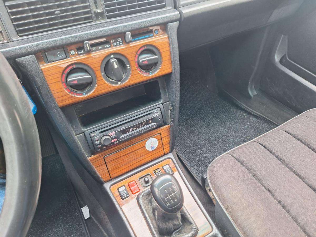 mercedes-benz-190-1992-gasolina-1737cc