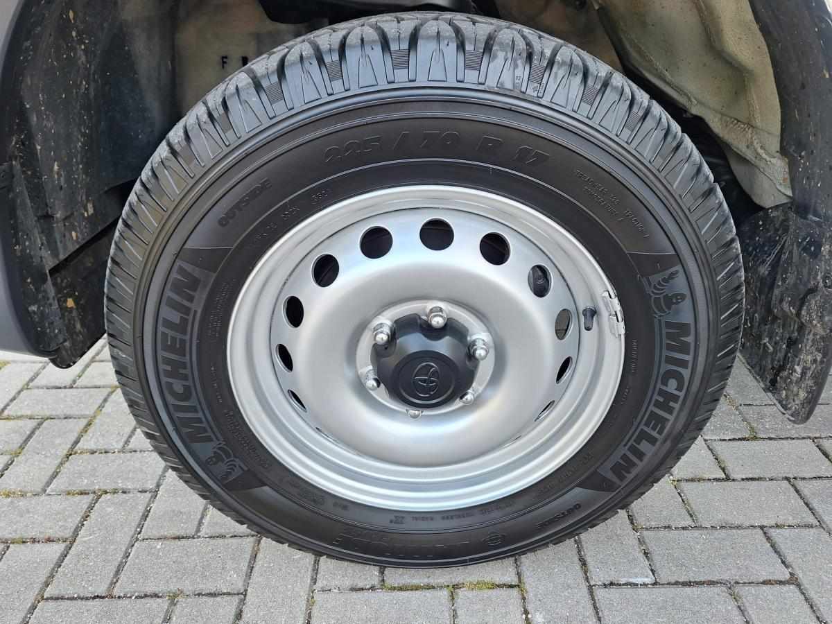 toyota-hilux-2019-diesel-2393cc