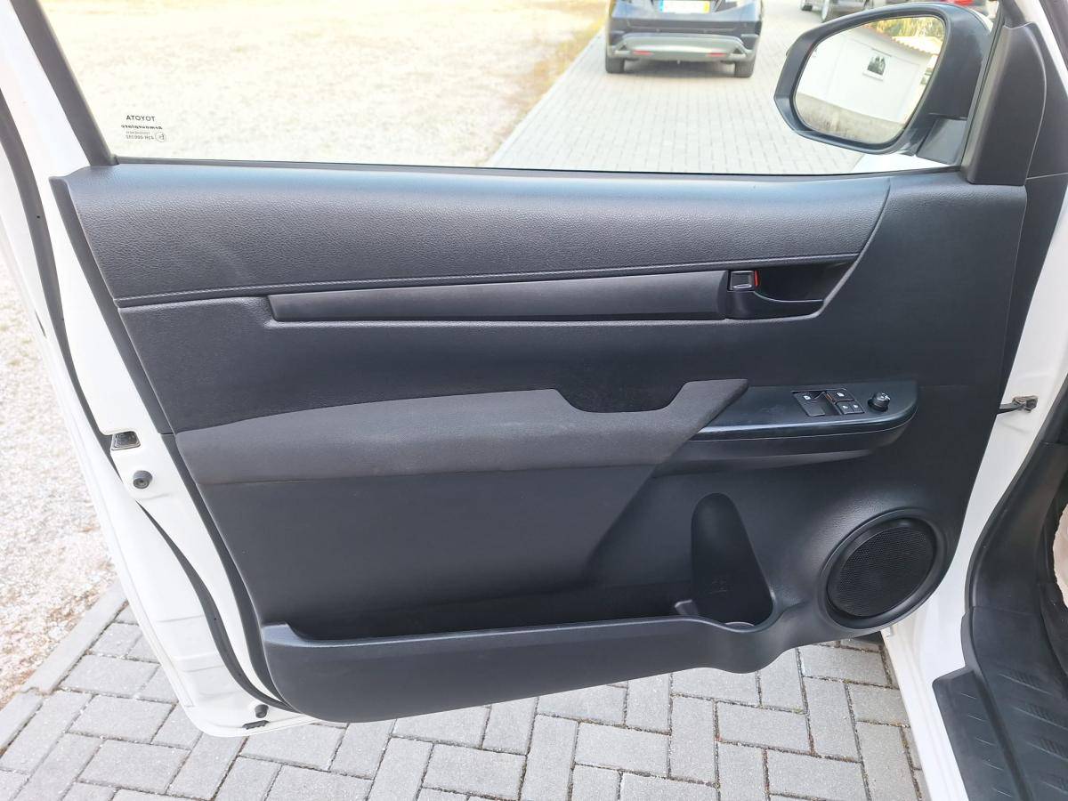 toyota-hilux-2019-diesel-2393cc