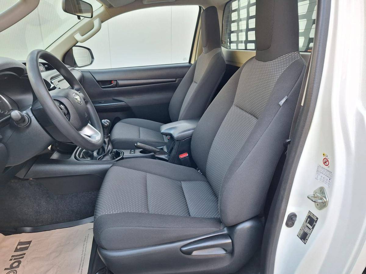 toyota-hilux-2019-diesel-2393cc