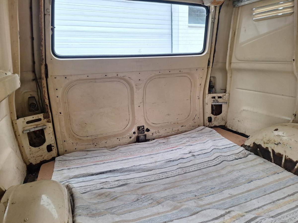 ford-transit-1980-diesel-2358cc
