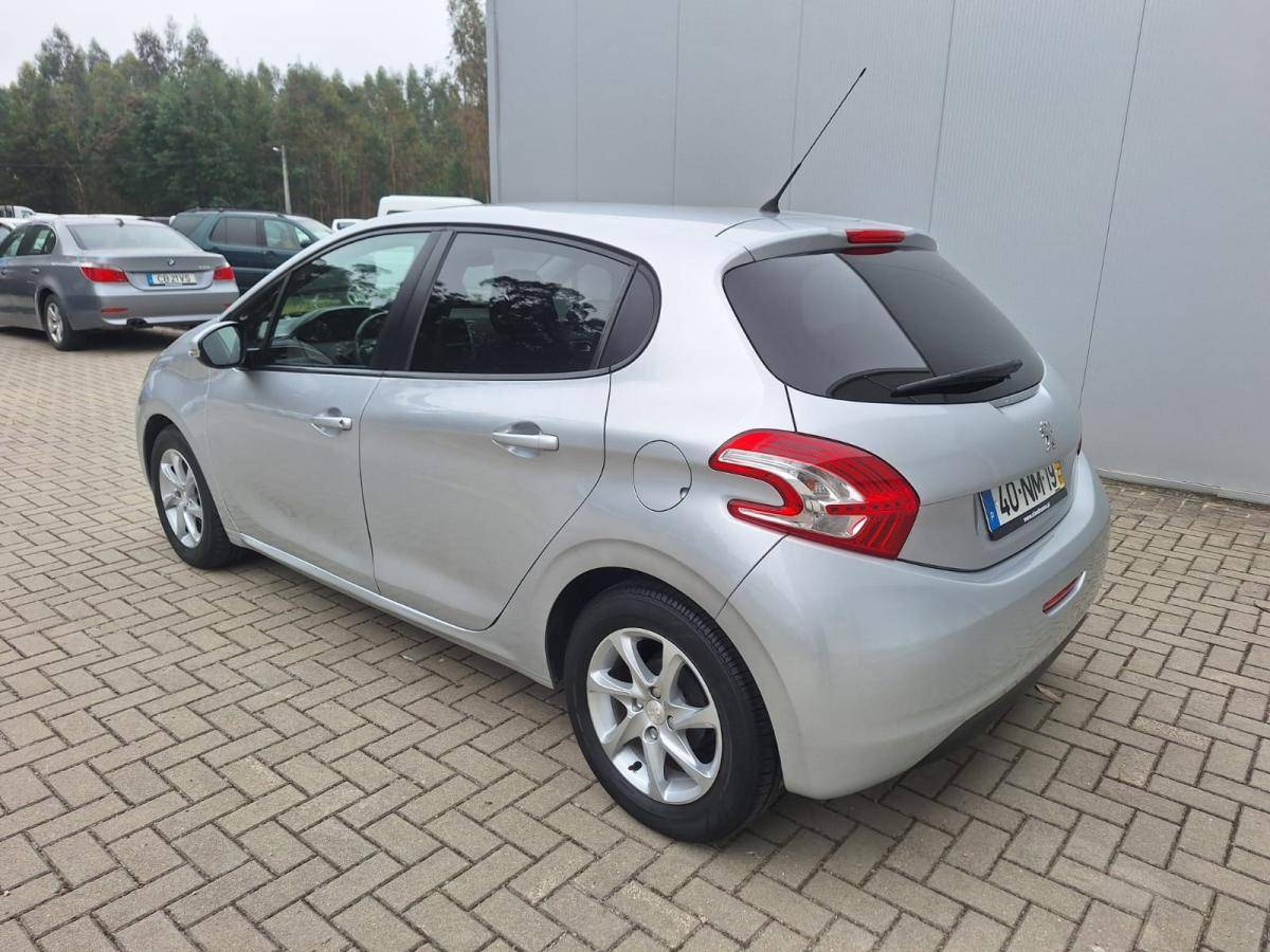 peugeot-208-2013-gasolina-1199cc