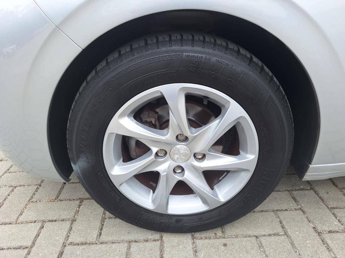 peugeot-208-2013-gasolina-1199cc