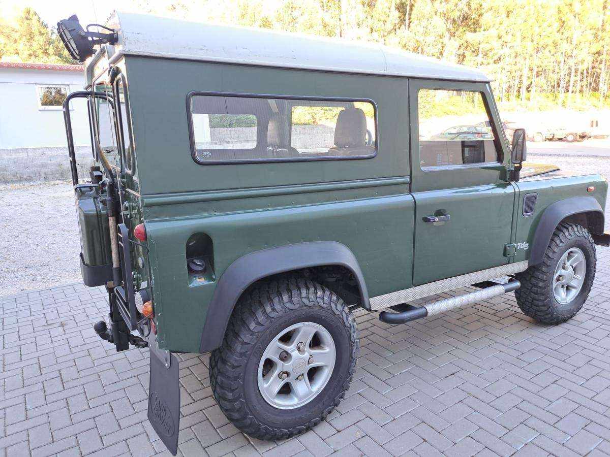 land-rover-defender-2002-diesel-2495cc