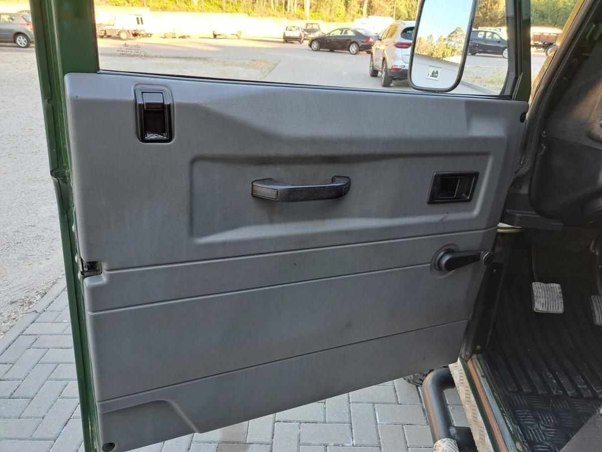 land-rover-defender-2002-diesel-2495cc