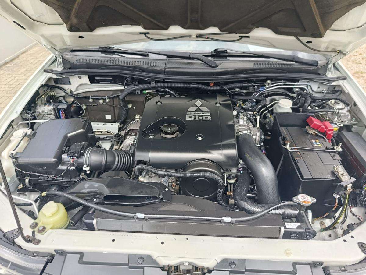 mitsubishi-l200-2015-diesel-2477cc