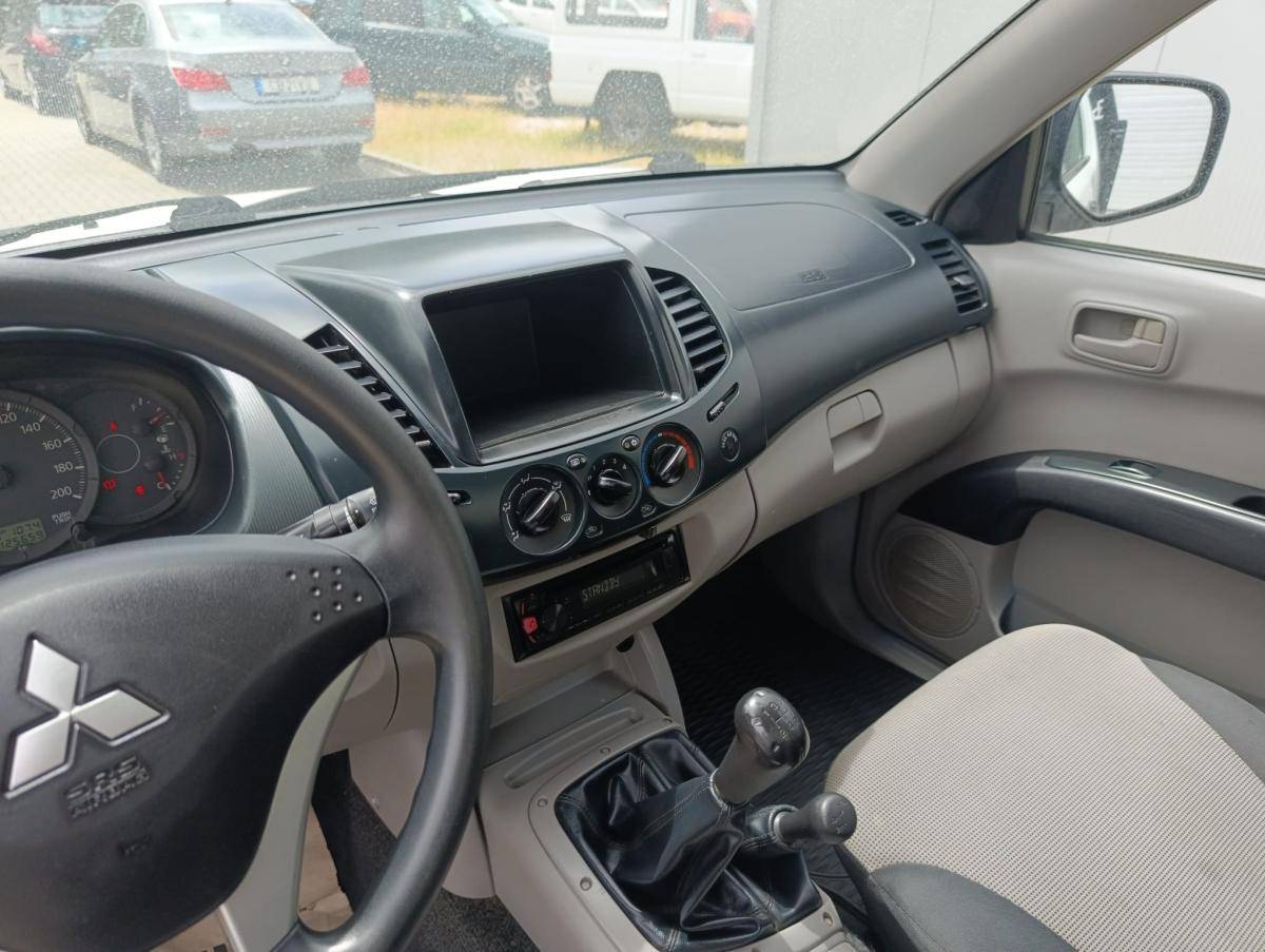 mitsubishi-l200-2015-diesel-2477cc