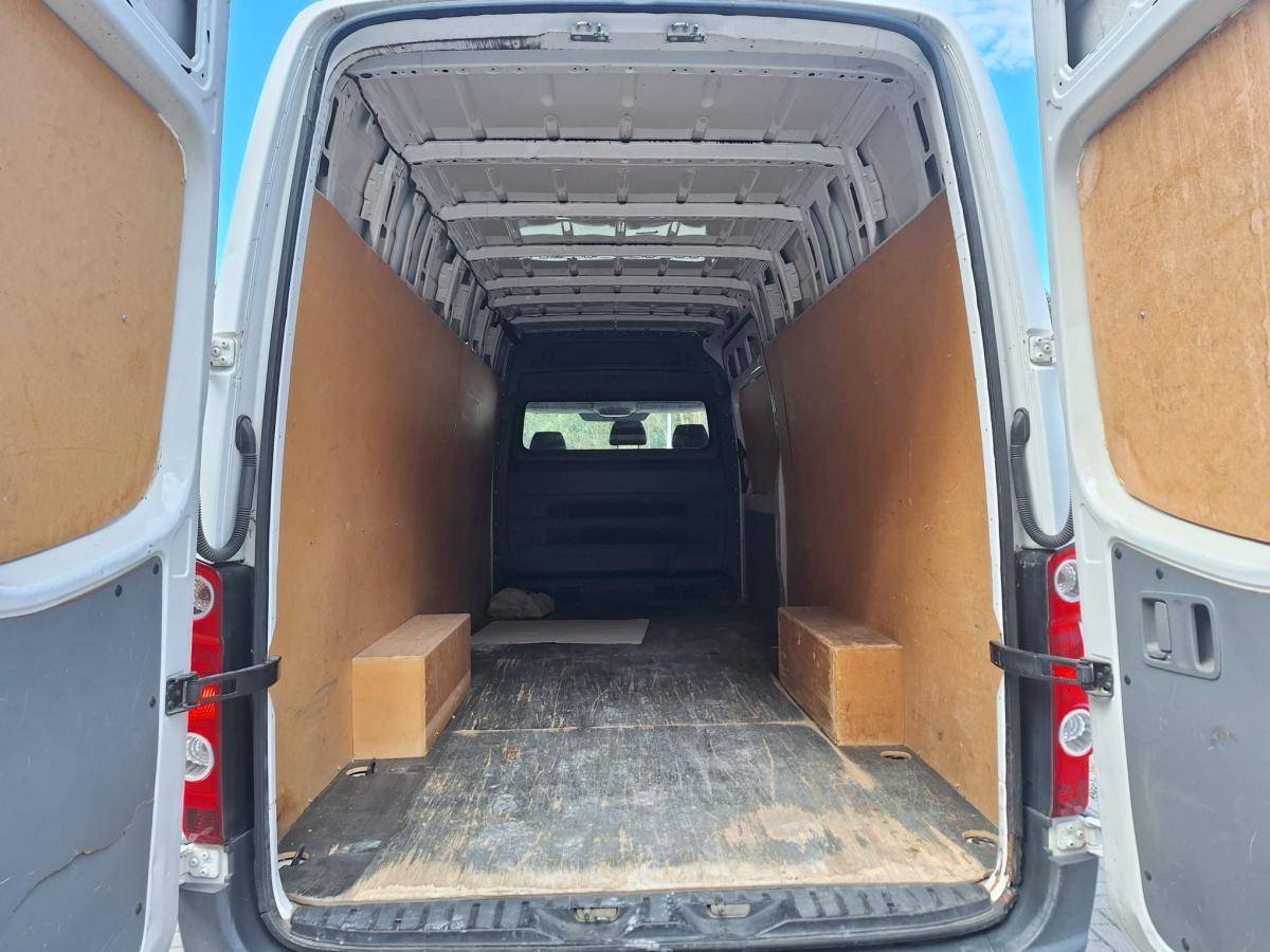 volkswagen-crafter-2011-diesel-1968cc