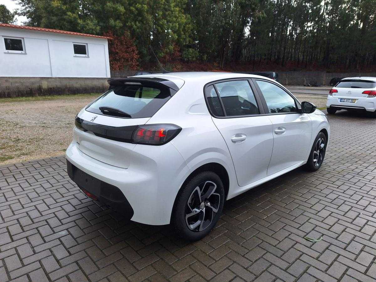 peugeot-208-2022-diesel-1499cc