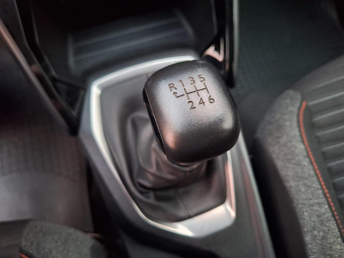 peugeot-208-2022-diesel-1499cc