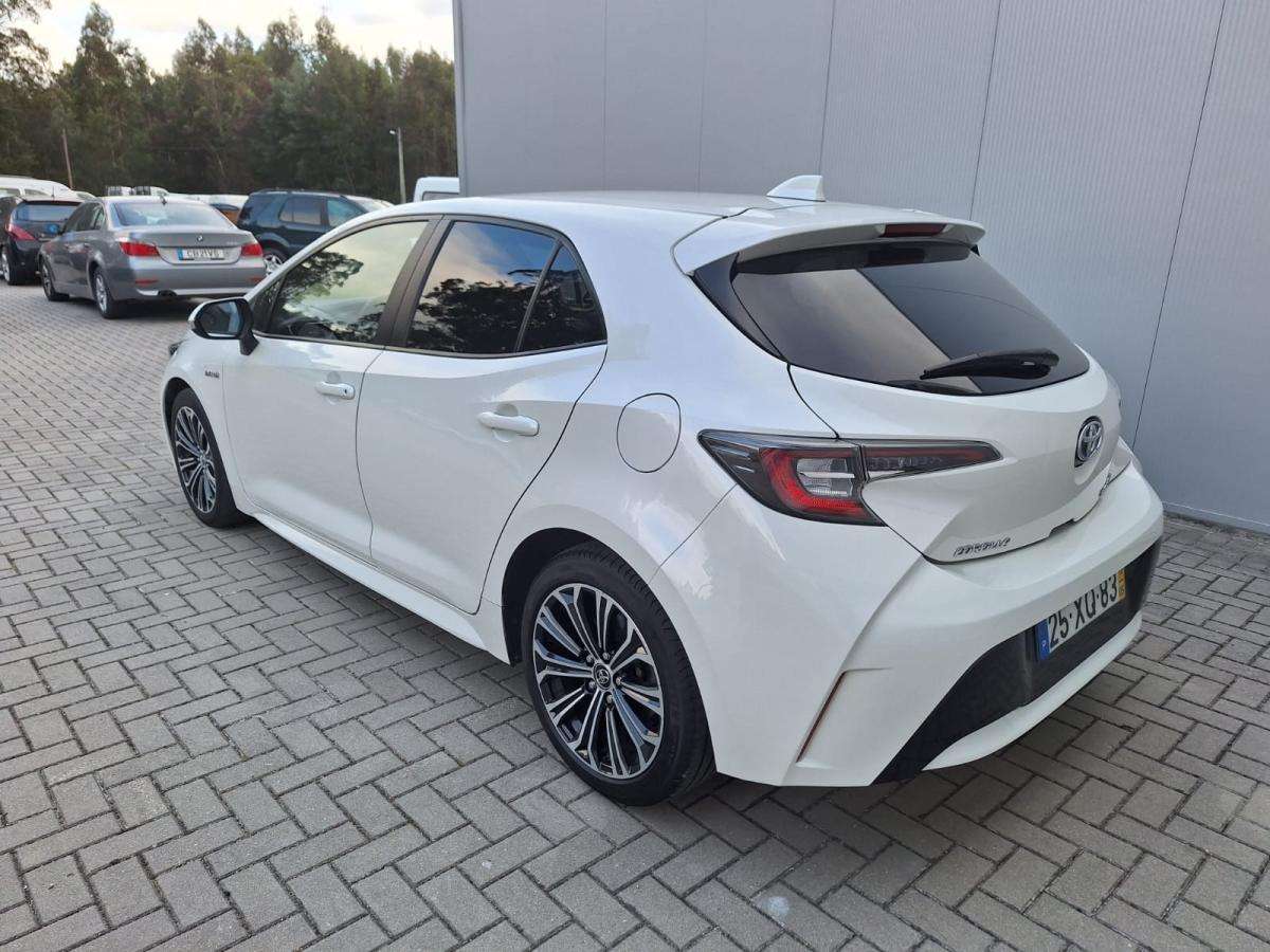 toyota-corolla-2019-hibrido-a-gasolina-1798cc