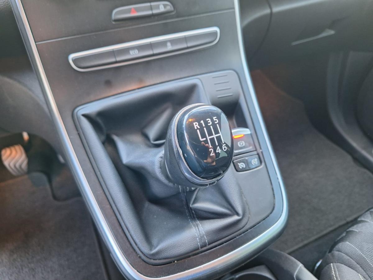 renault-grand-scenic-2019-gasolina-1332cc