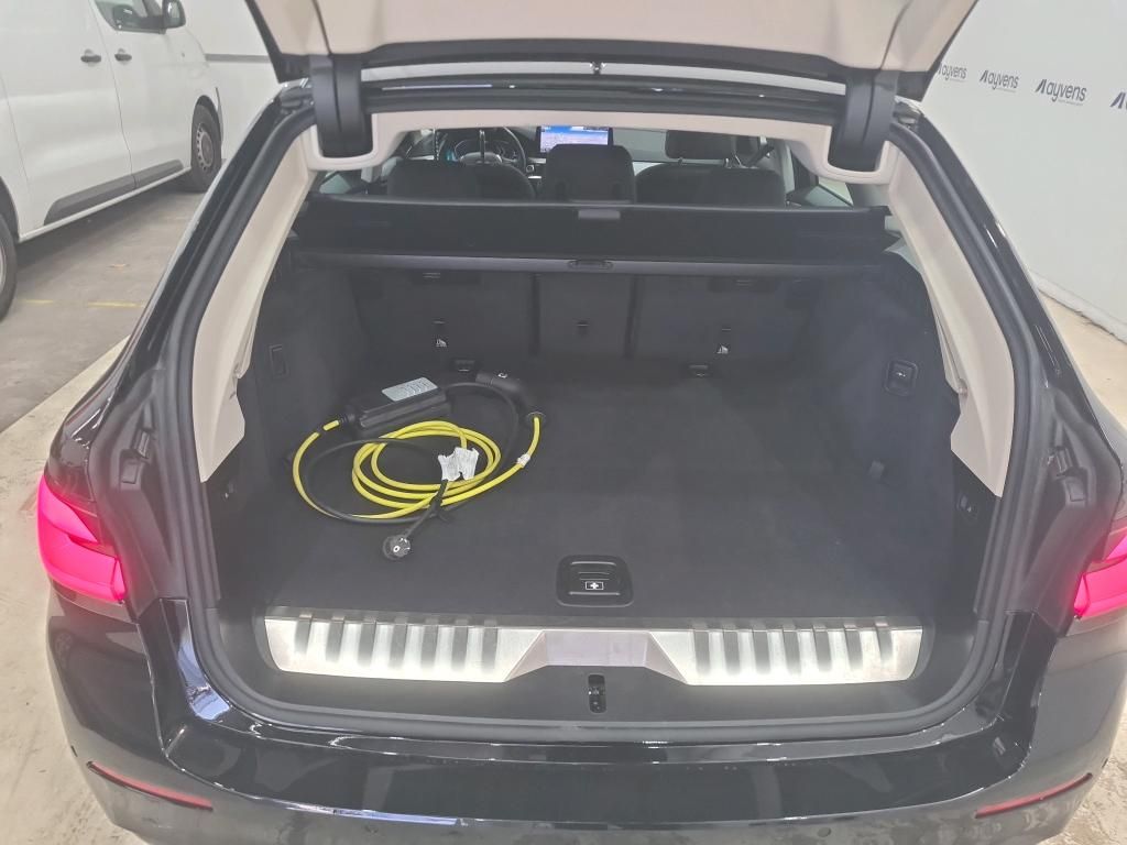 bmw-serie-5-2023-hibrido-a-gasolina-1998cc