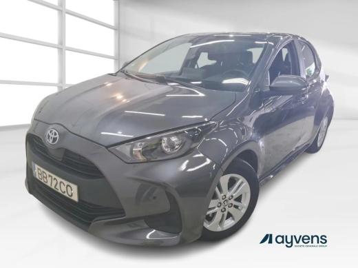 toyota-yaris-2023-hibrido-a-gasolina-1490cc