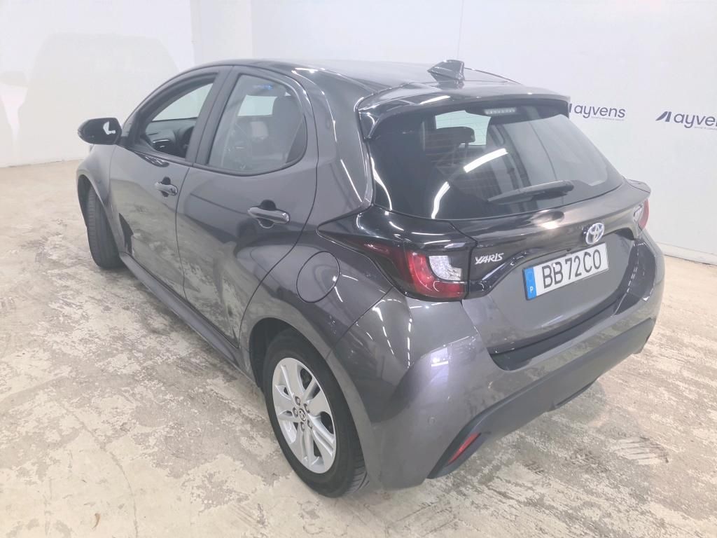 toyota-yaris-2023-hibrido-a-gasolina-1490cc