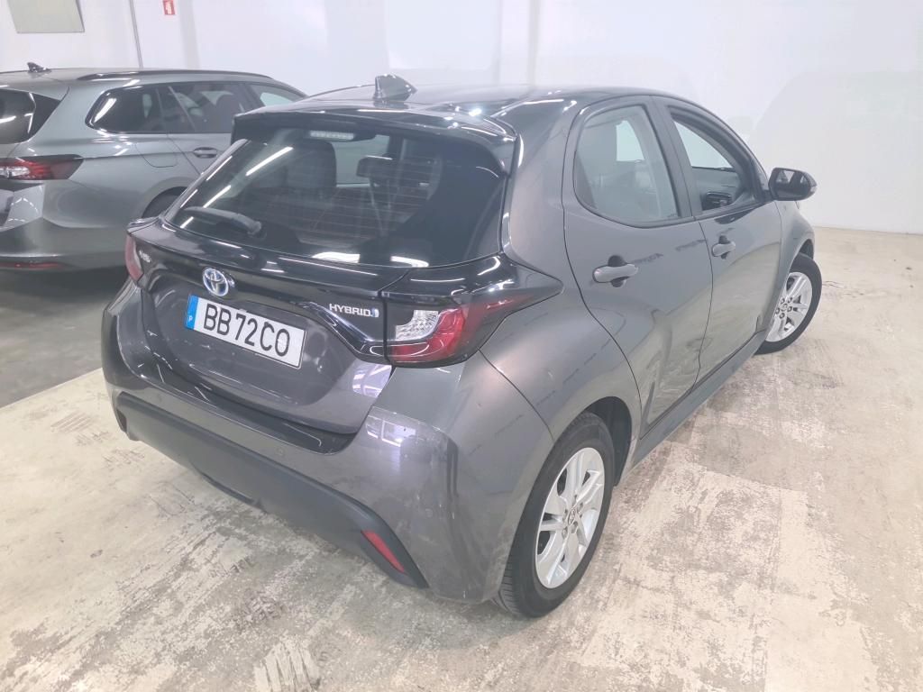 toyota-yaris-2023-hibrido-a-gasolina-1490cc