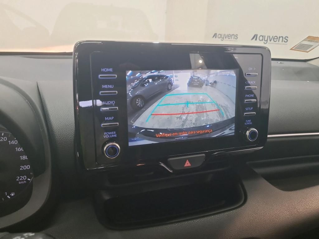 toyota-yaris-2023-hibrido-a-gasolina-1490cc