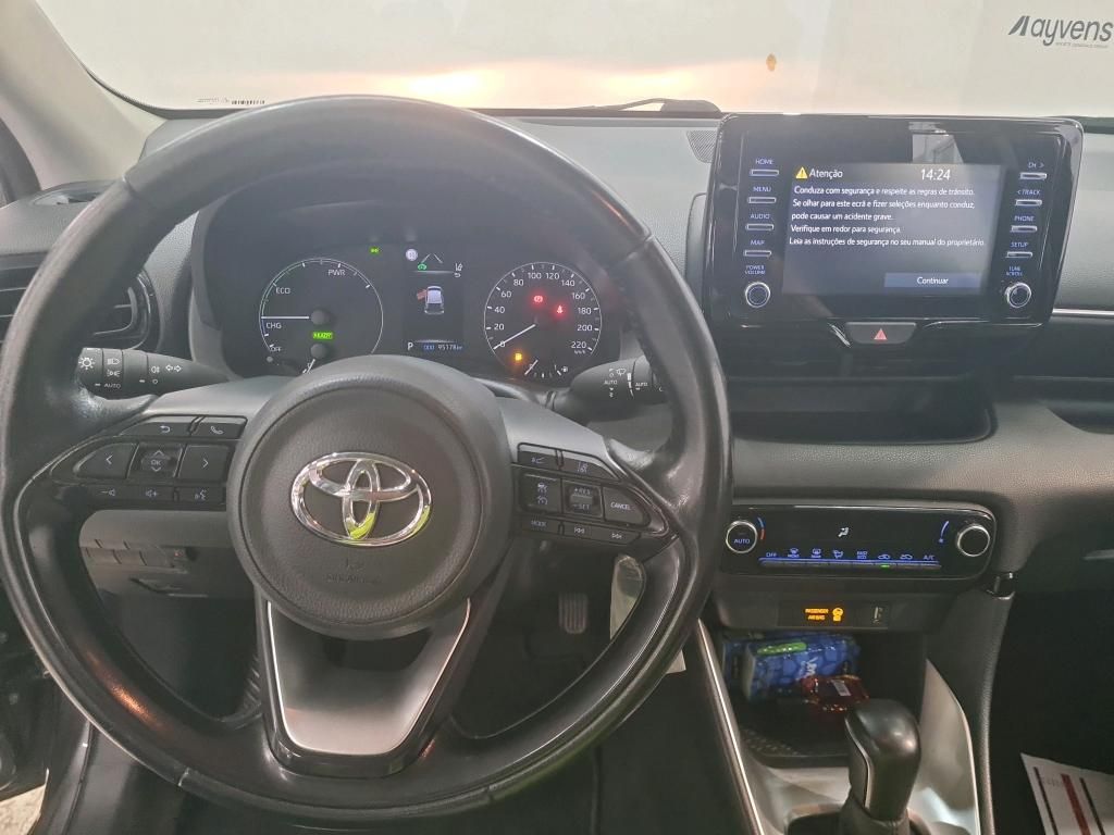 toyota-yaris-2023-hibrido-a-gasolina-1490cc