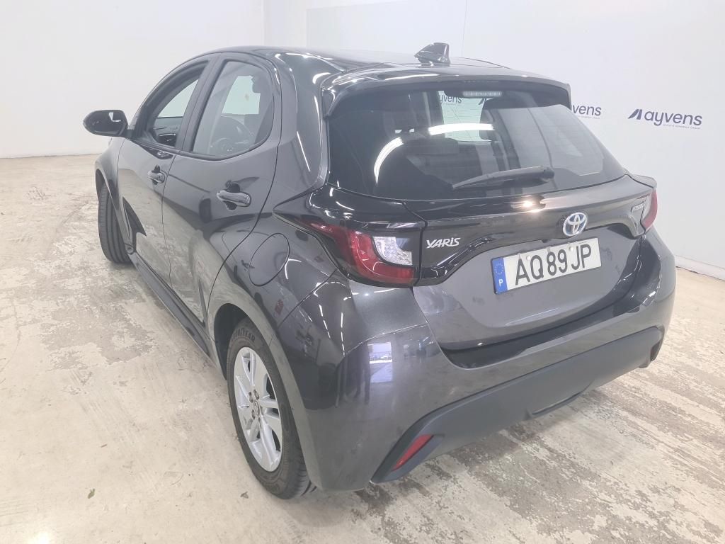 toyota-yaris-2022-hibrido-a-gasolina-1490cc