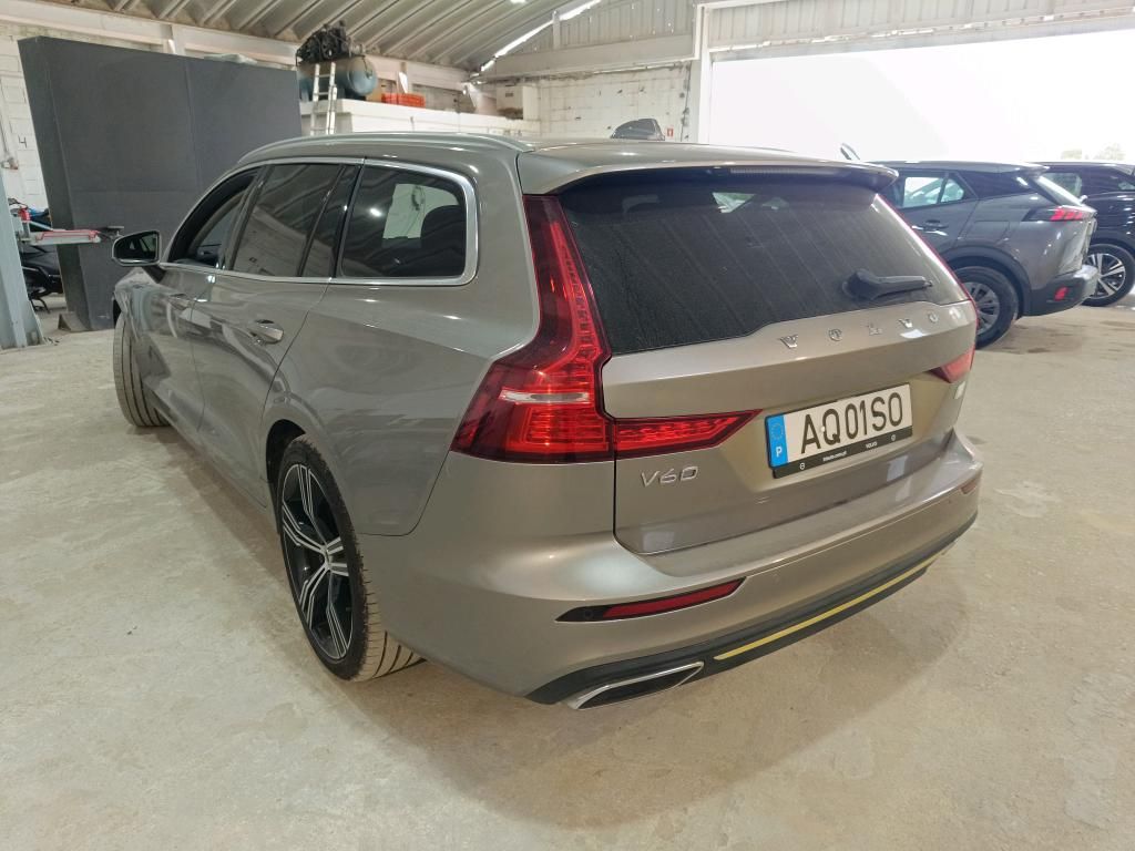 volvo-v60-2022-hibrido-a-gasolina-1969cc