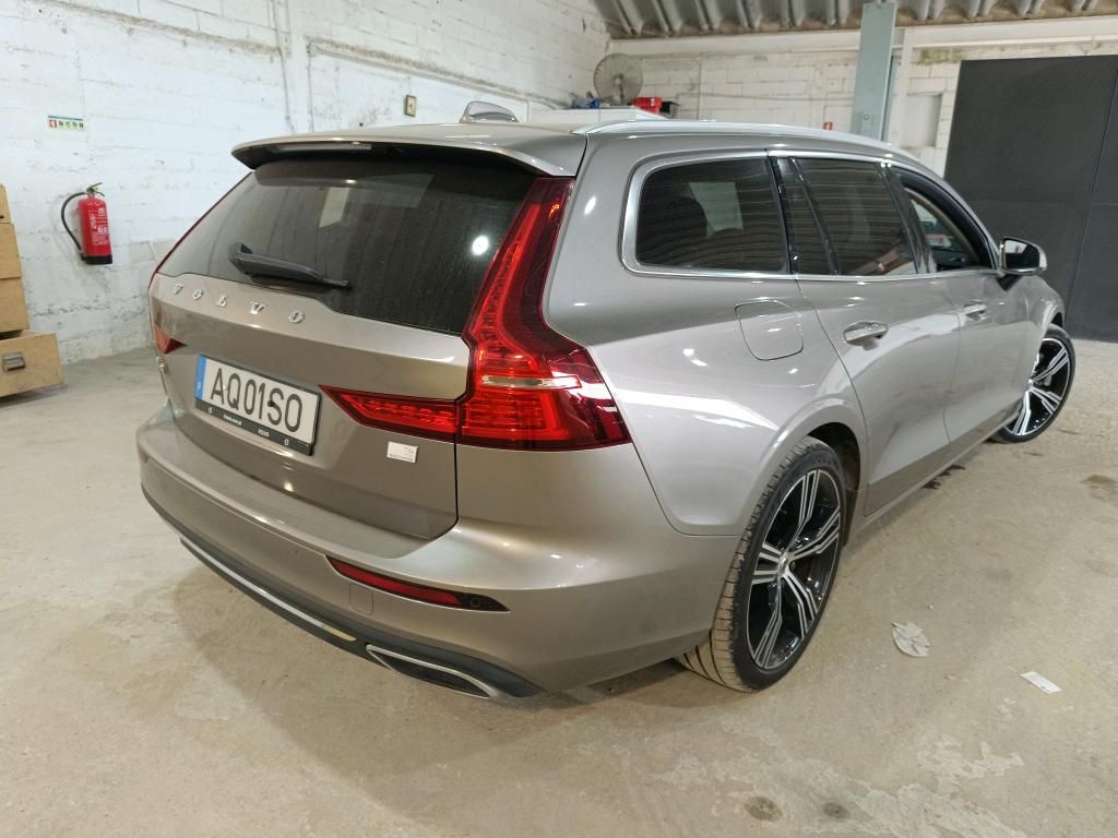 volvo-v60-2022-hibrido-a-gasolina-1969cc