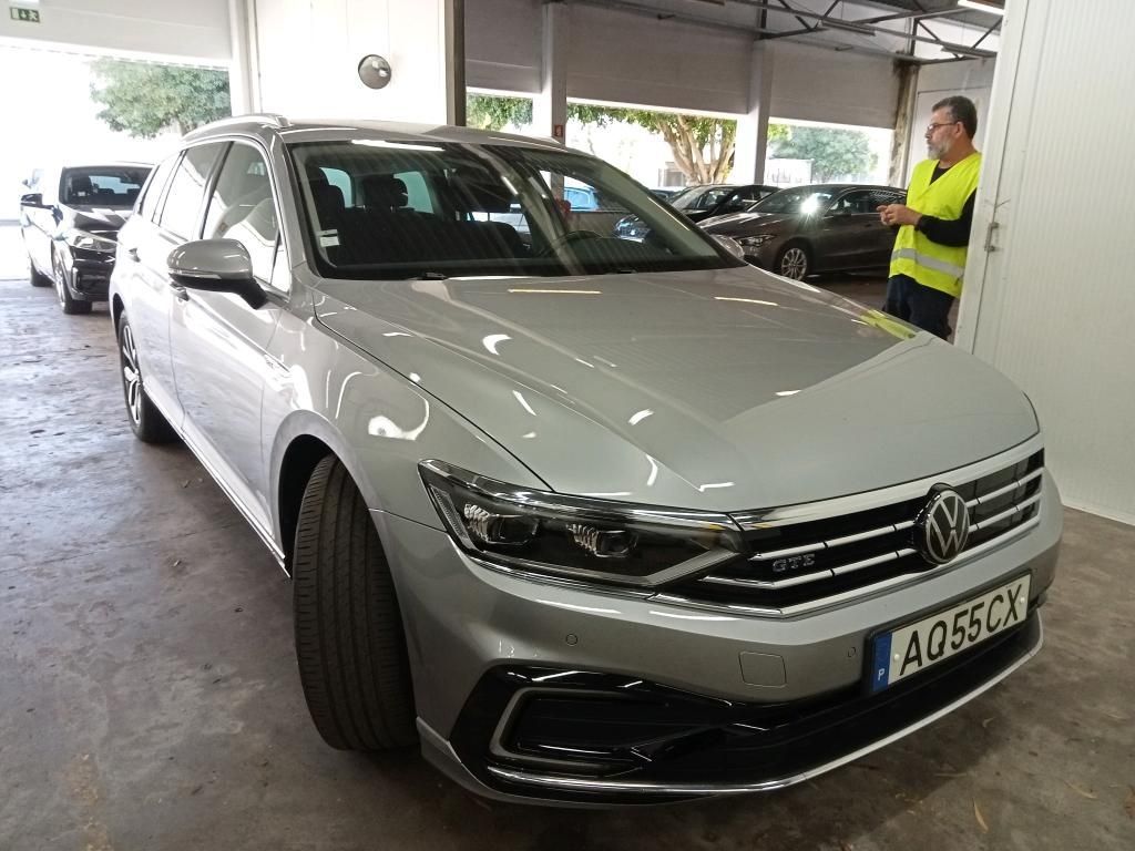 volkswagen-passat-variant-2022-hibrido-a-gasolina-1395cc