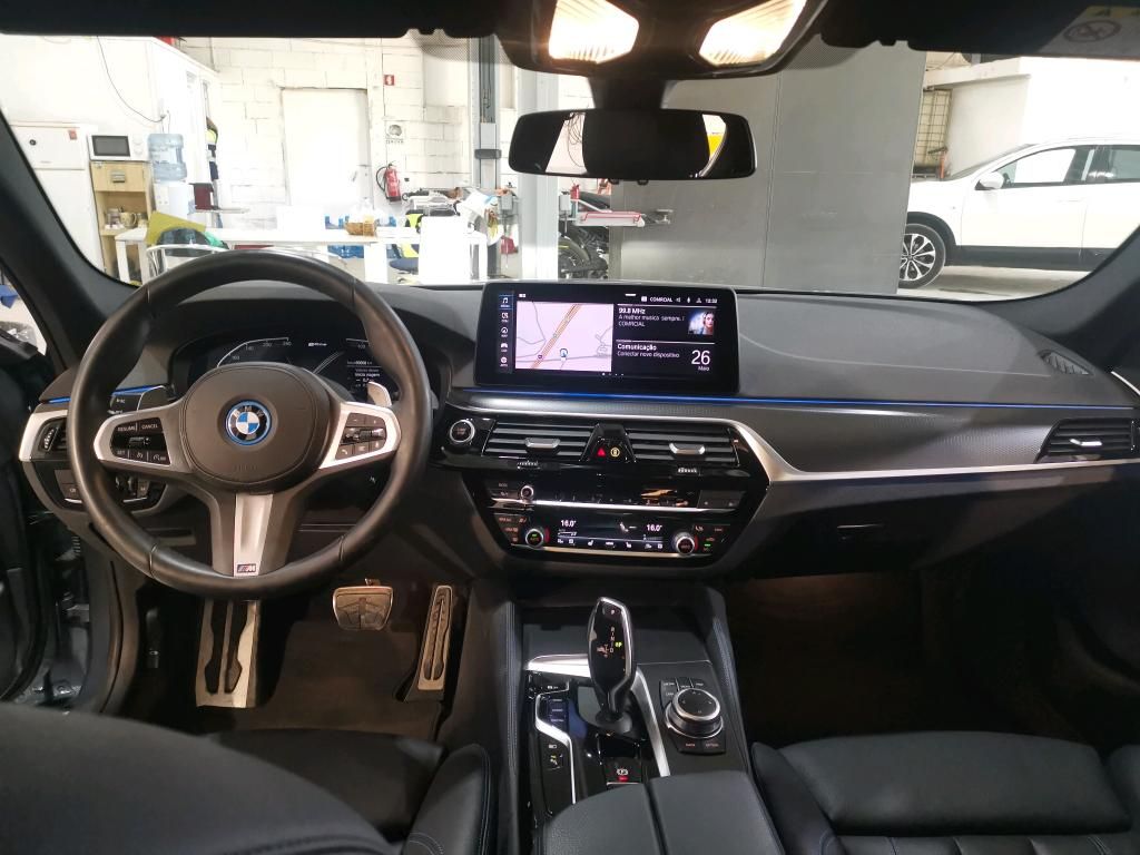 bmw-serie-5-2022-hibrido-a-gasolina-2998cc