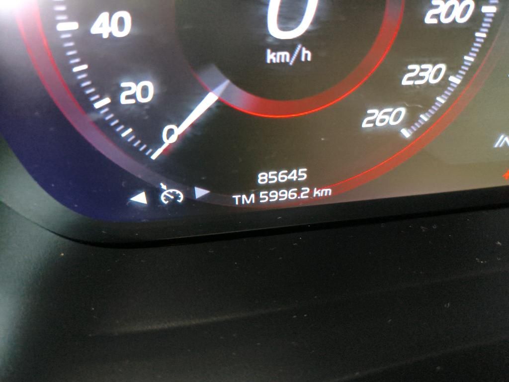 volvo-xc40-2022-hibrido-a-gasolina-1477cc