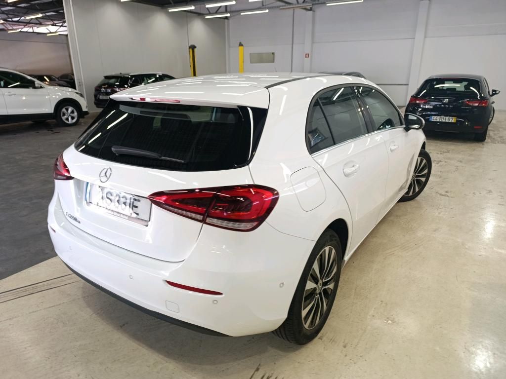 mercedes-benz-classe-a-2022-hibrido-a-gasolina-1332cc